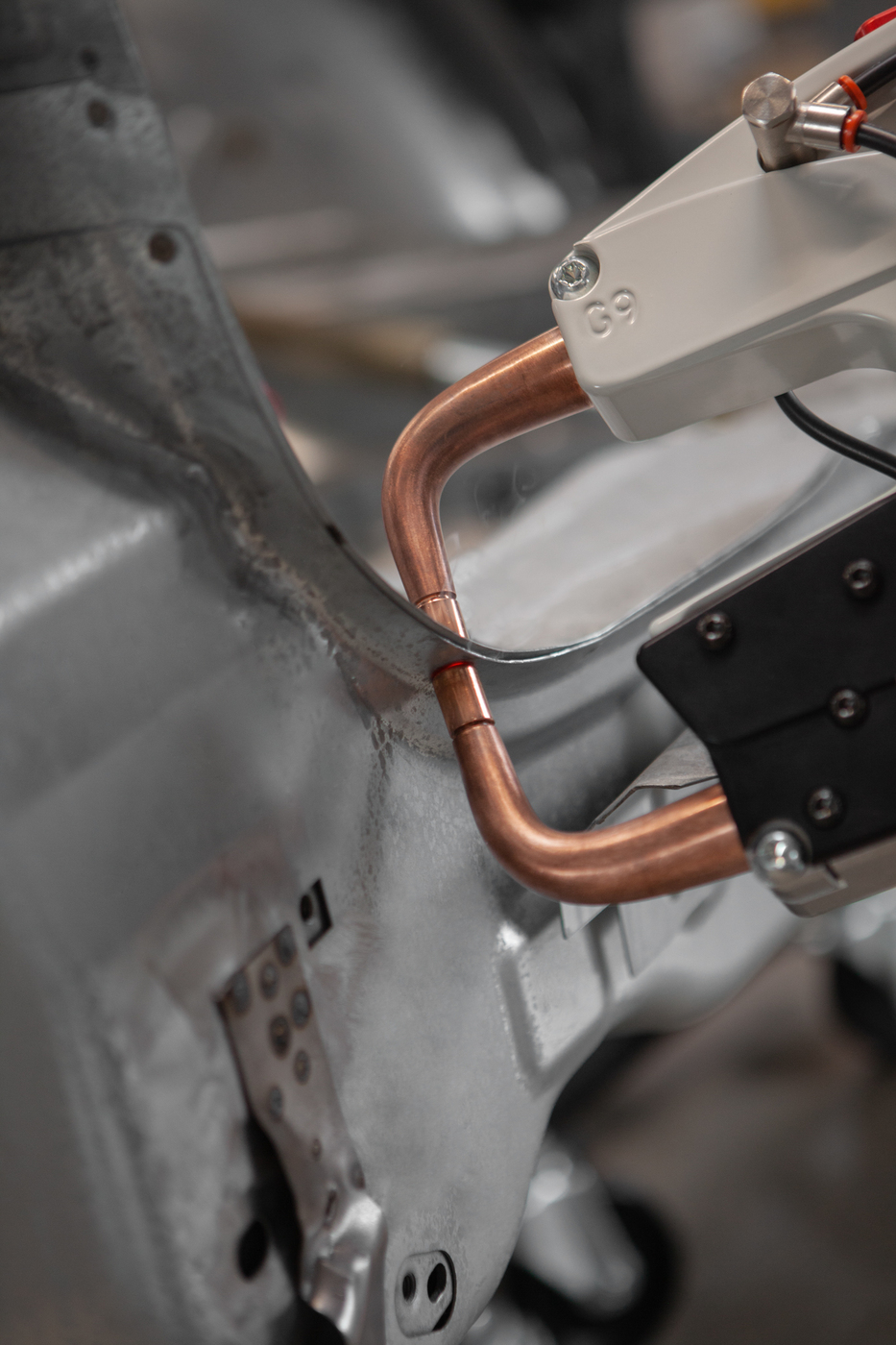GYS G-arm electrodes on a structural rail